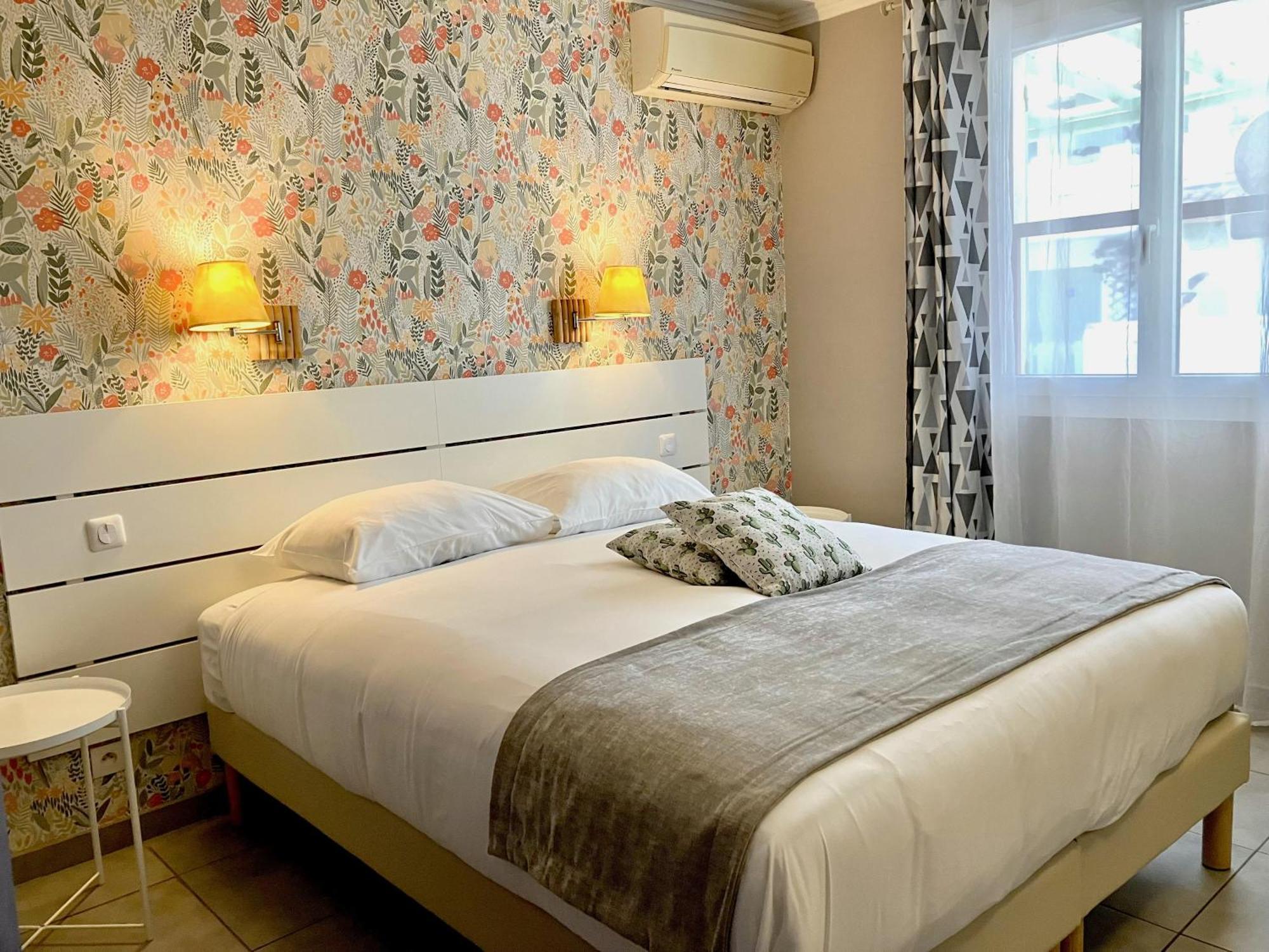 Hotel Lou Marques Saintes-Maries-de-la-Mer Exterior photo